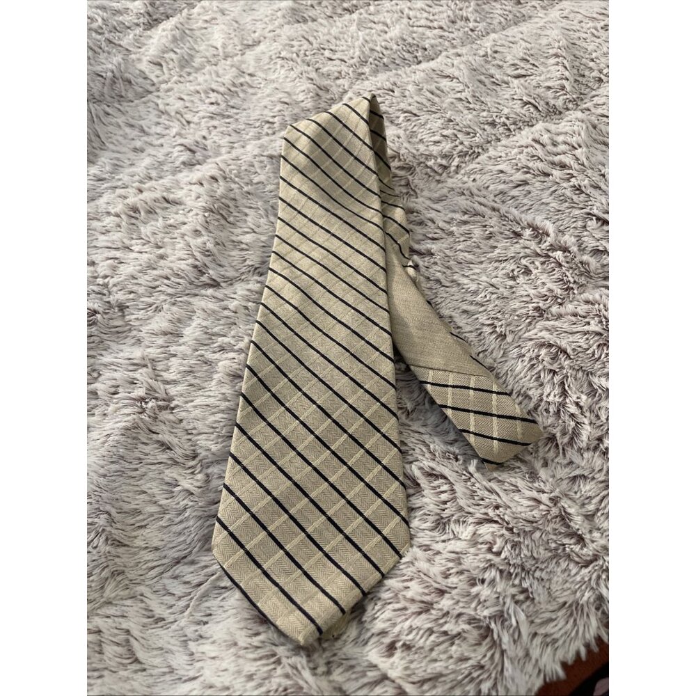 Tommy Hilfiger Silk Tie Classic Gold Black Houndstooth Striped 3.75x58 WLP# 2831